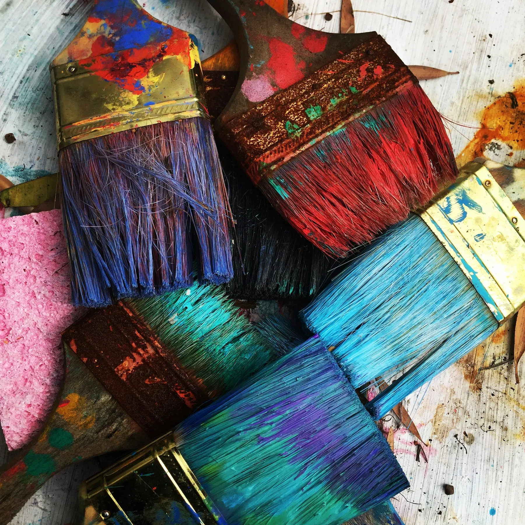 Hands & paint